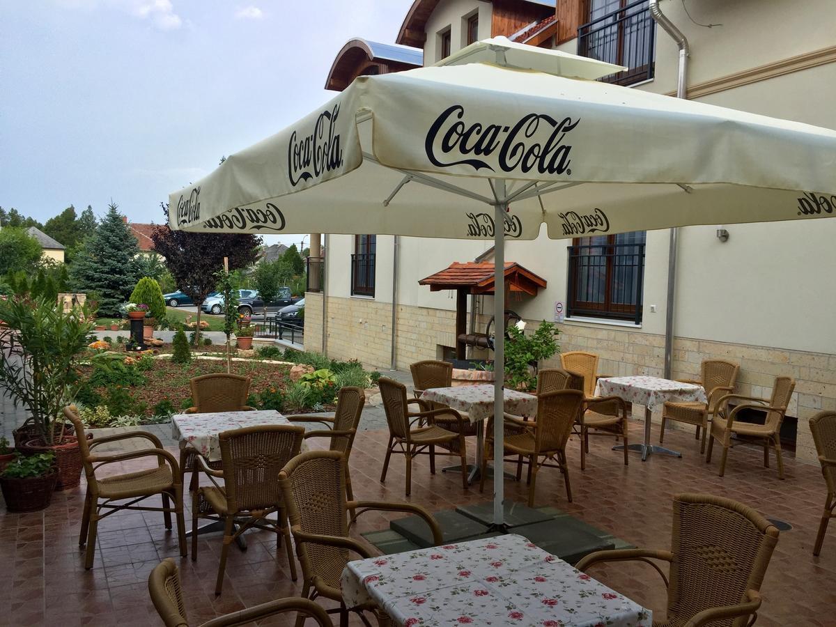 Meggyes Hotel Szerencs Exterior foto